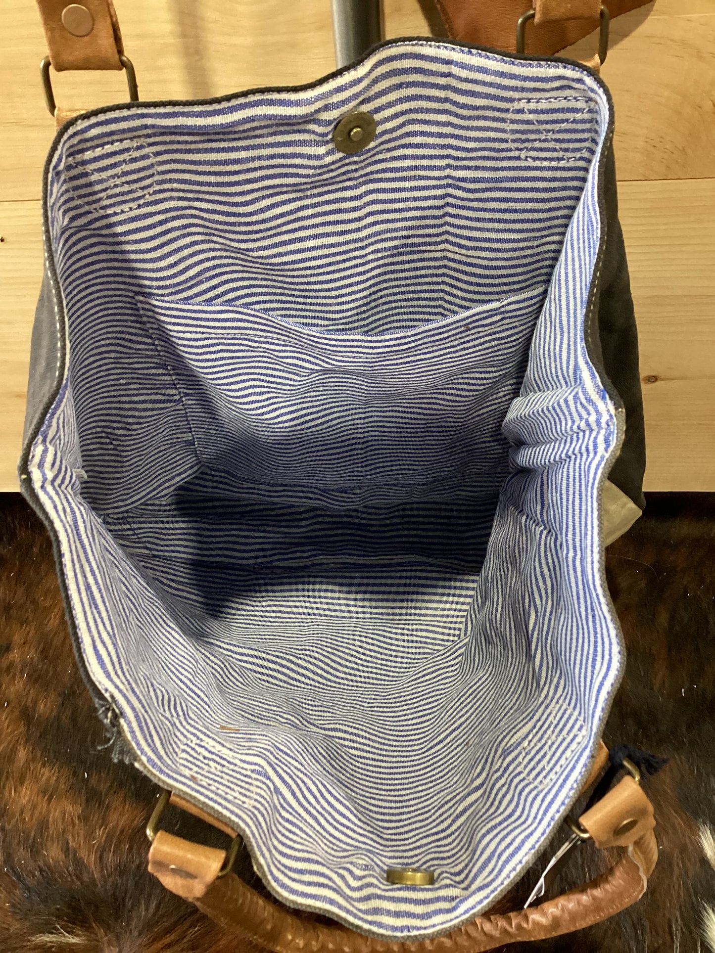 Chloe & Lex 1862 Tote Bag