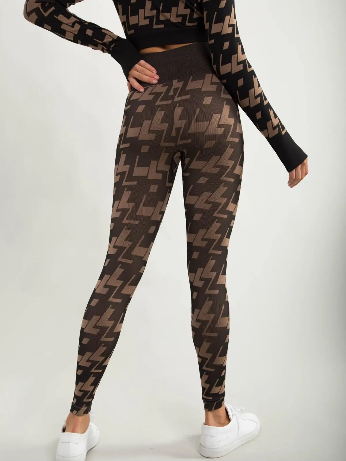 Mono B Seamless Geometric Print Leggings